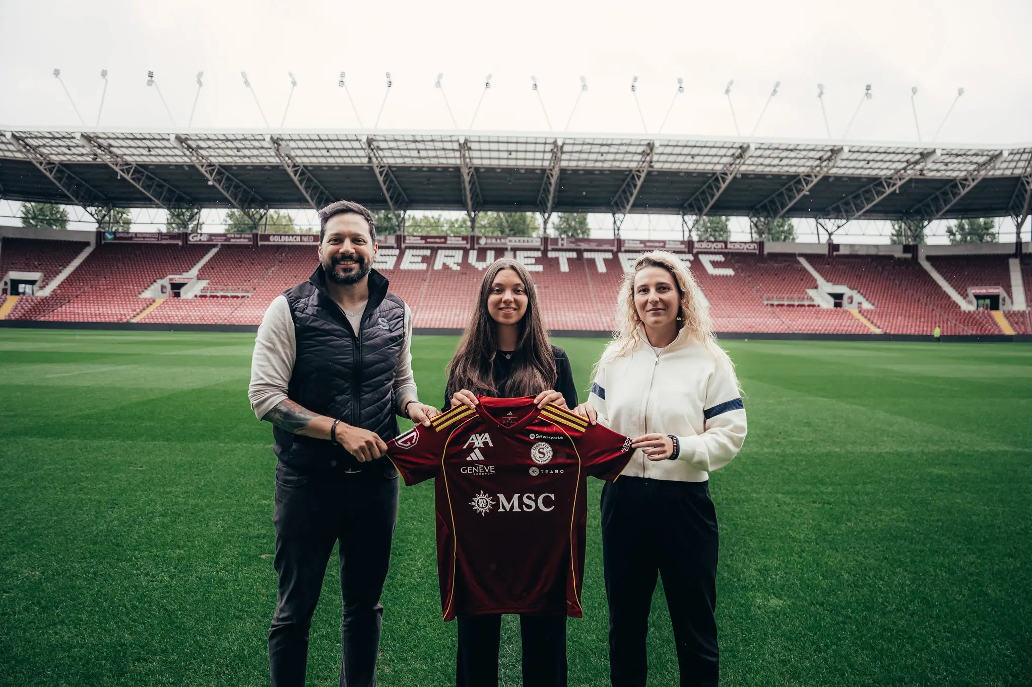 FIRST PROFESSIONAL CONTRACT FOR LÉA SERGEANT-HUET